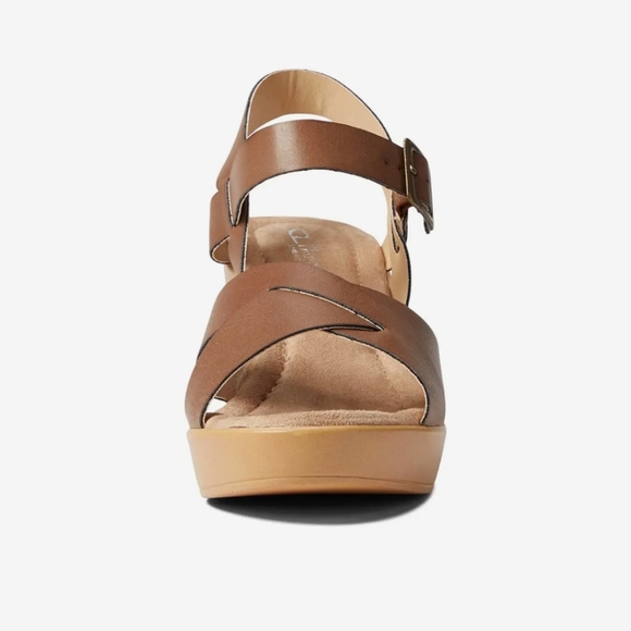 New in the box, CL by Laundry Sandals - Picture 2 of 4